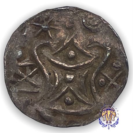 เหรียญสมัยอาณาจักรฟูนัน: เหรียญที่มีเครื่องหมายอาทิตย์อุทัย เนื้อเงิน หนัก 2.31g